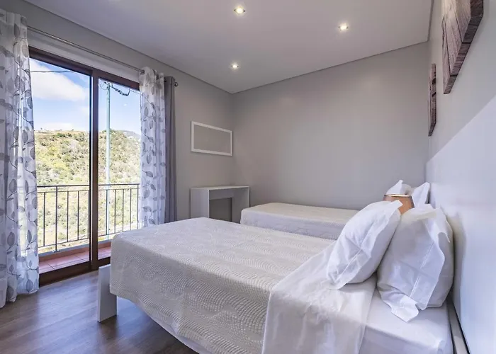 Casa Do Miradoro * Santa Cruz (Madeira)