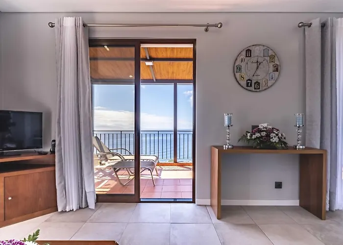 Casa Do Miradoro * Santa Cruz (Madeira)