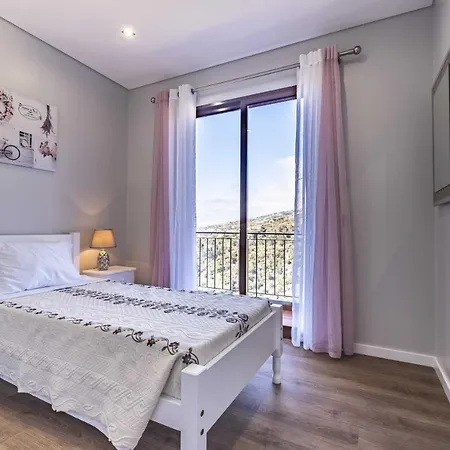 Casa Do Miradoro Holiday home Santa Cruz (Madeira)