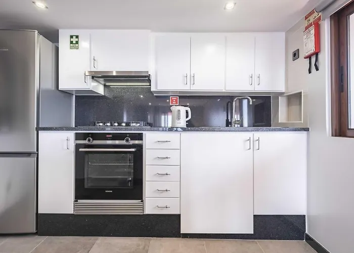 Casa Do Miradoro * Santa Cruz (Madeira)